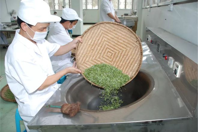 匠心傳承 探秘傳統(tǒng)手工制茶的工藝與靈魂